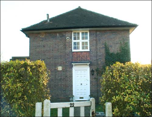 22 Neale Close